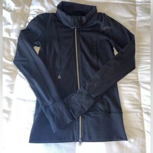 Black Lululemon exercise/running coat